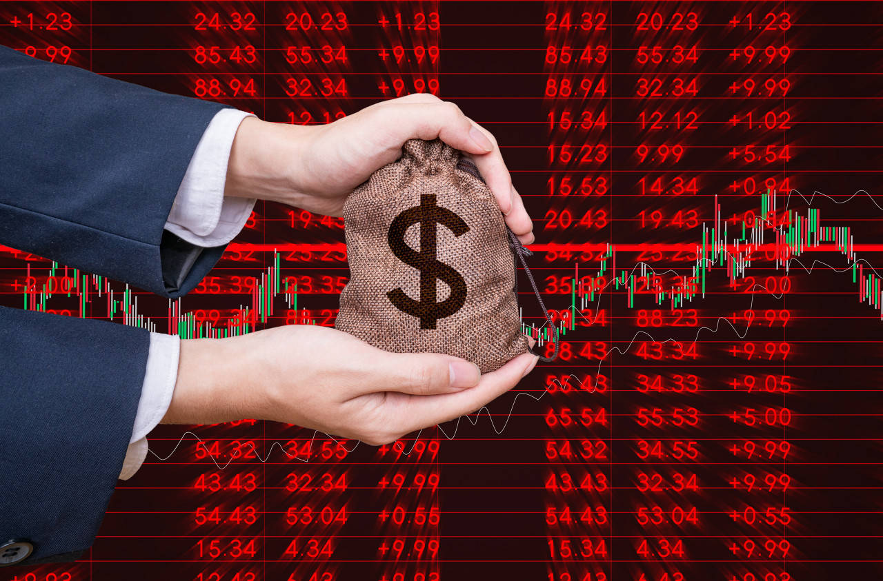 锂价企稳<strong></p>
<p>期货合约</strong>，期股“狂欢”：碳酸锂期货合约全面涨停，天齐锂业大涨近7%