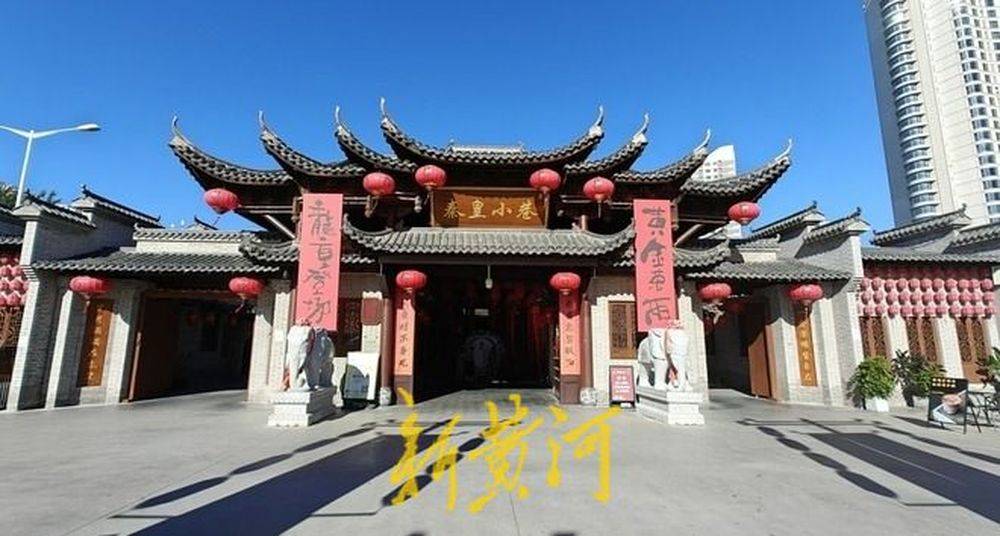 秦皇岛一网红夜市被指违规占用规划绿地却经营4年之久<strong></p>
<p>泰达币</strong>，当地回应：无审批手续 | 刚调查