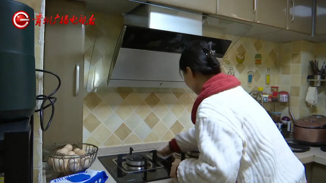 恶心坏了！贵阳一女子家中被扔进一颗“炸弹”<strong></p>
<p>币安币交易</strong>，残羹剩饭炸开花