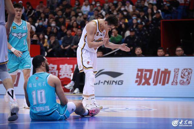 热血沸腾！青岛男篮最后三分钟14-0绝地翻盘<strong></p>
<p>比特币交易</strong>，队史首次单赛季双杀辽宁