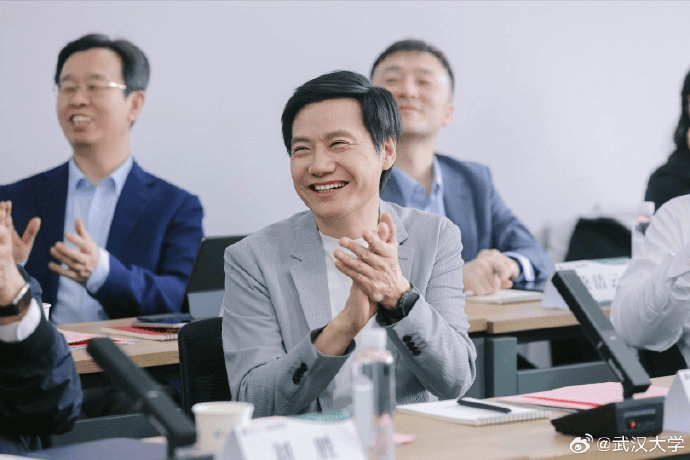 雷军回应如何保持好身材：英语不好已经让母校“蒙羞”<strong></p>
<p>火币交易app</strong>，不能再形象欠佳
