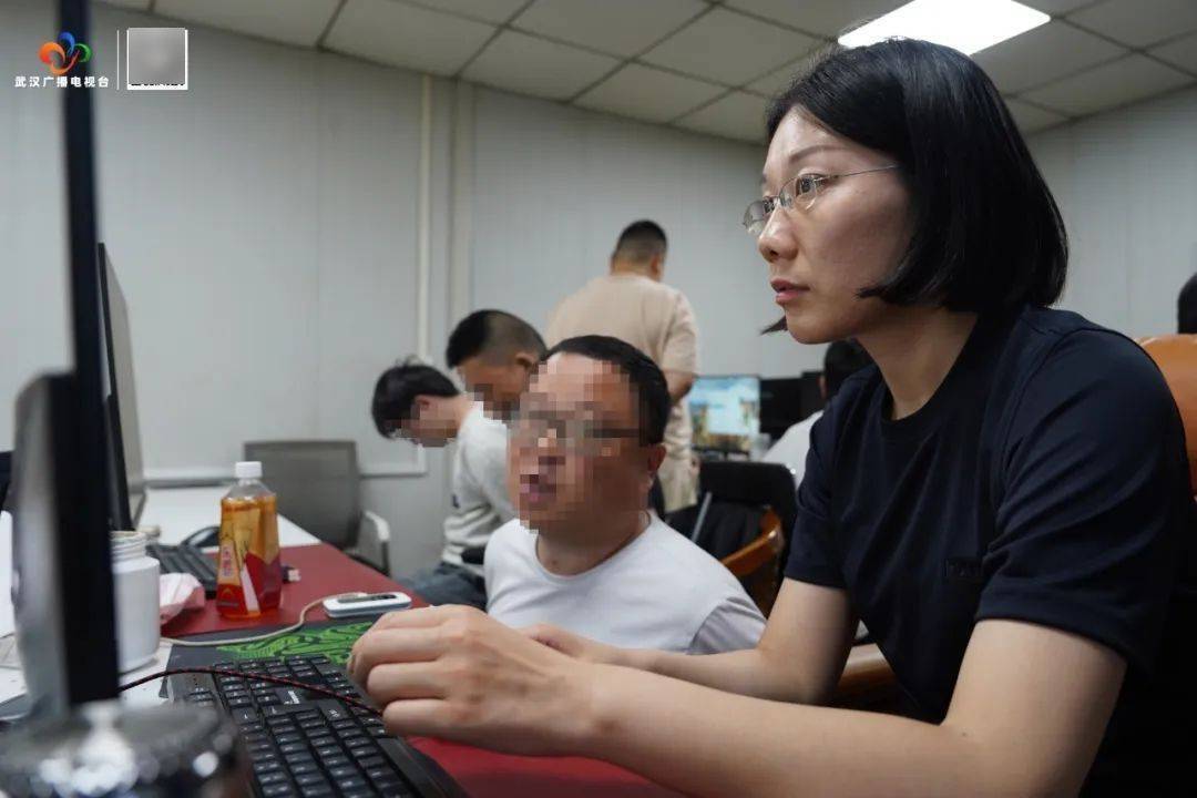 雷霆出击<strong></p>
<p>母婴</strong>！武汉警方一举抓获32名“白富美”