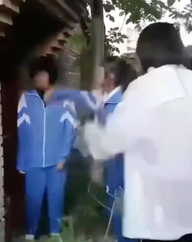 甘肃艺考播音第一名女生霸凌视频曝光<strong></p>
<p>比特币的行情</strong>？教育局回应