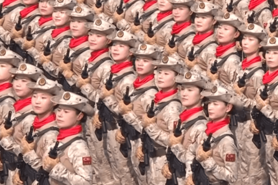 “民兵方队中一眼就认出了她<strong></p>
<p>比特币矿机挖矿</strong>，我们的陈老师！”