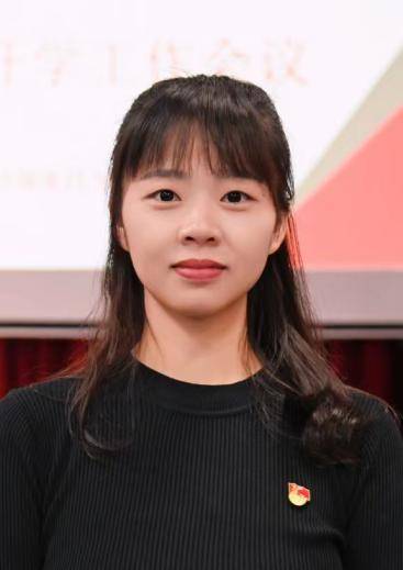 “民兵方队中一眼就认出了她<strong></p>
<p>比特币矿机挖矿</strong>，我们的陈老师！”