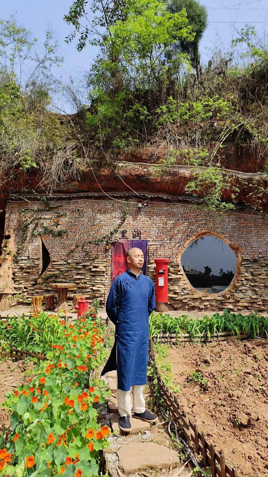 是个人选择还是另有隐情？35岁男子回乡“崖下洞居”惹争议<strong></p>
<p>比特币行情最新价格美元</strong>！｜封面深镜