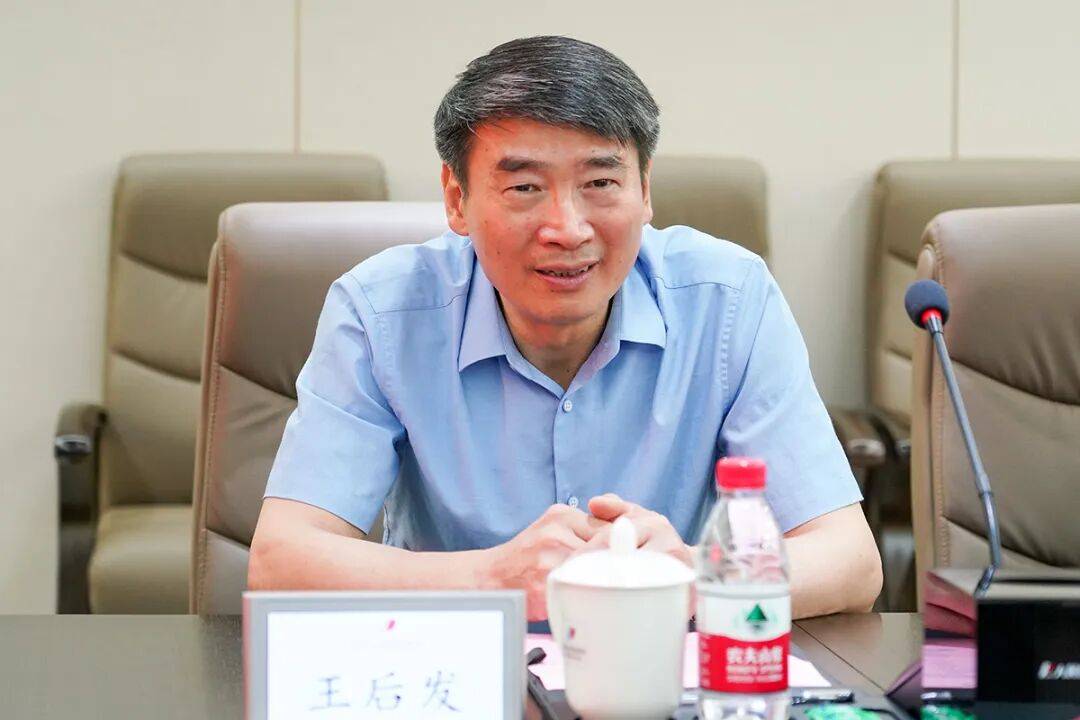 县委书记主动交代问题7个月后<strong></p>
<p>比特币新闻网</strong>，县人大常委会原主任也主动交代问题，两人长期共事
