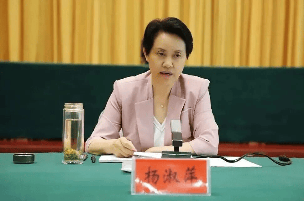 中纪委连发11人被查<strong></p>
<p>比特币网络拥堵</strong>，副部级“老虎”落马