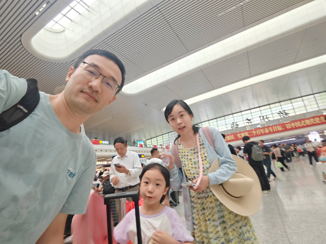全杭州的娃都出动了？这是刚刚的火车东站<strong></p>
<p>2011年比特币价格</strong>！秋假大军即将席卷全国