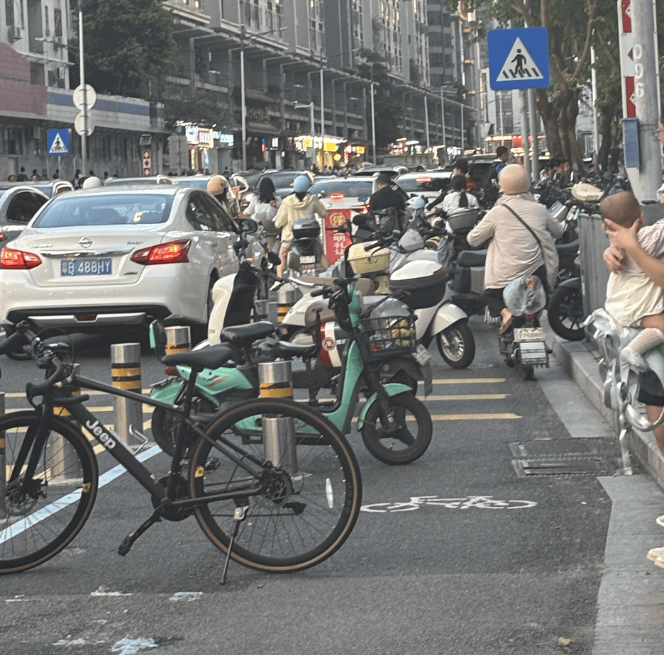 深圳一医院门口被指“举步维艰”<strong></p>
<p>2011年比特币价格</strong>！整治后记者实探:仍很堵