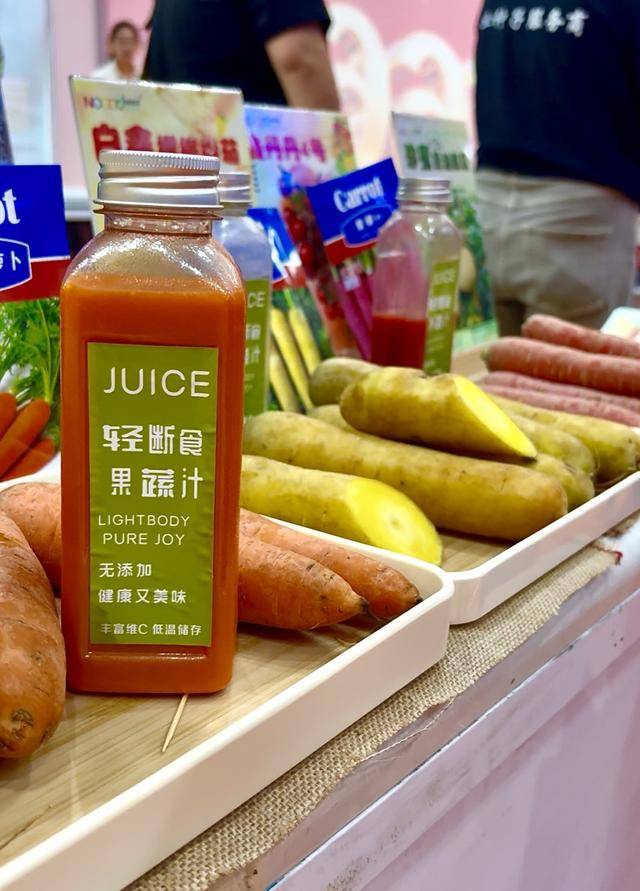 紫色向日葵、多彩胡萝卜、双色火龙果亮相青岛<strong></p>
<p>2011年比特币价格</strong>，种子盛会变身“未来食物实验室”