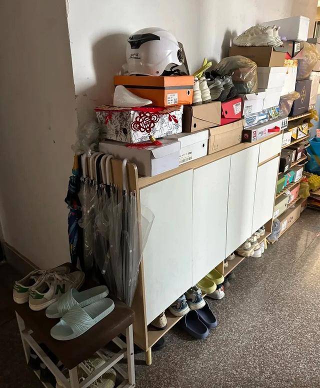 物业“不让门口放鞋子”<strong></p>
<p>比特币今天价格行情</strong>，门口放鞋柜违法吗？