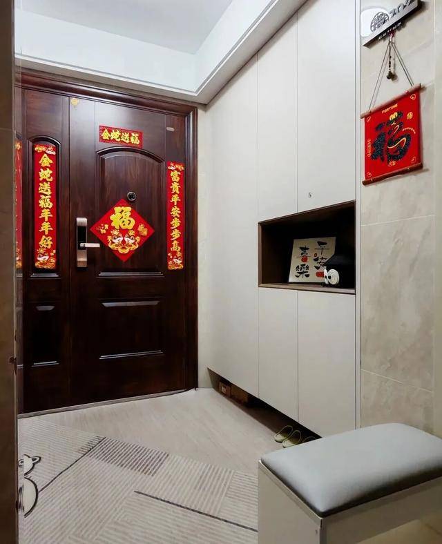 物业“不让门口放鞋子”<strong></p>
<p>比特币今天价格行情</strong>，门口放鞋柜违法吗？