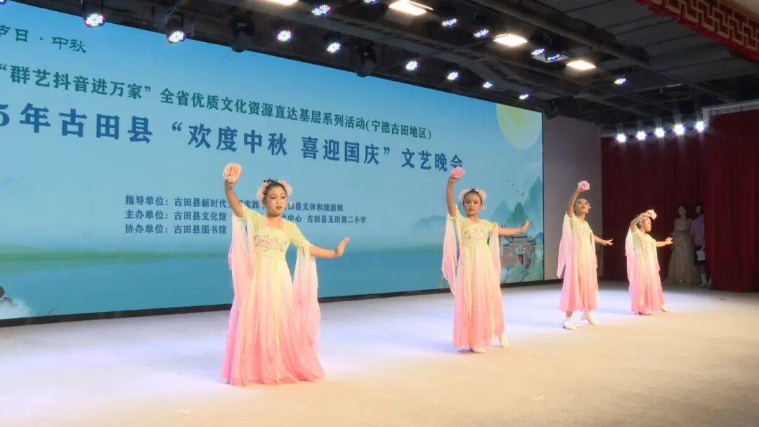 <strong></p>
<p>比特币今天价格行情</strong>我县举办“欢度中秋 喜迎国庆”文艺晚会