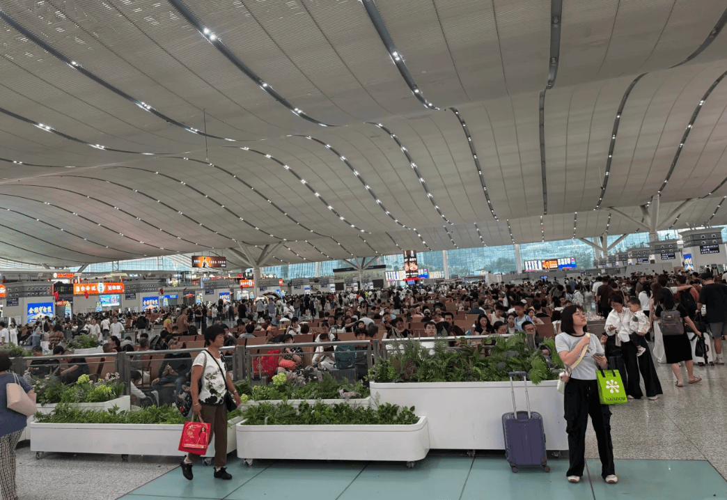 “不亚于春节回家”！凌晨5点<strong></p>
<p>比特币历史最低价格</strong>，深圳有人已经堵在路上……