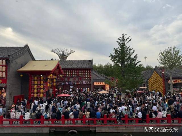 “聪明的人已经提前出发了”<strong></p>
<p>比特币历史最低价格</strong>，结果高速上全是聪明人！