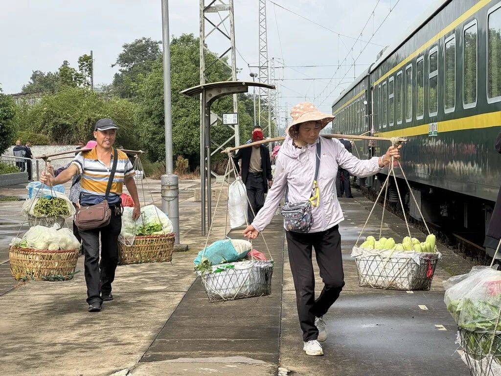 纸质火车票退场<strong></p>
<p>比特币历史最低价格</strong>，每道折痕里都藏着远方、爱情与山河记忆