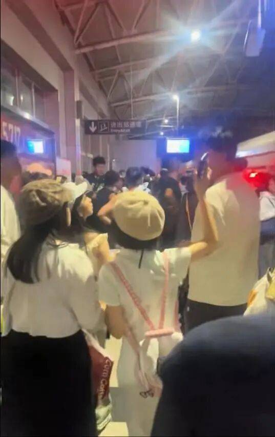大连地铁发生故障停运一小时<strong></p>
<p>比特币换算器</strong>，目击者称看到120和警车，工作人员否认列车和人相撞，故障原因在落实中
