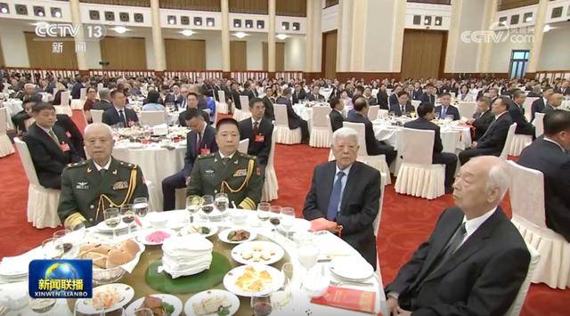 今年的国庆招待会<strong></p>
<p>比特币换算器</strong>，有几个重要信息