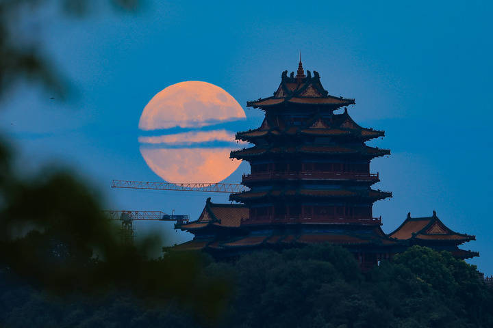 花好月圆人团圆<strong></p>
<p>比特币最高价格是多少</strong>，中秋“硬核”赏月指南来了