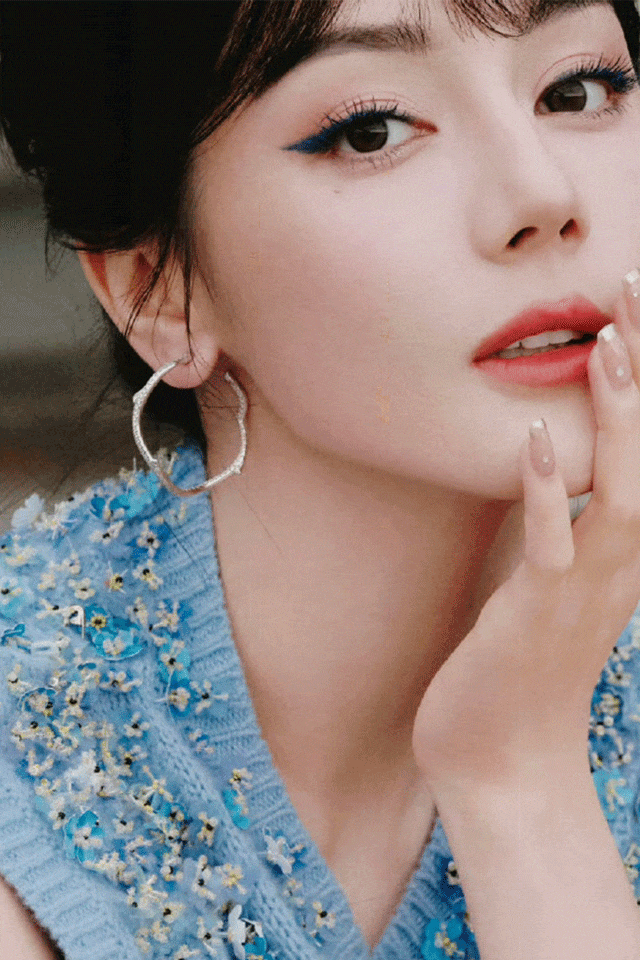 时装周上的女明星<strong></p>
<p>比特币最高价格是多少</strong>，秋冬氛围感一键封顶！