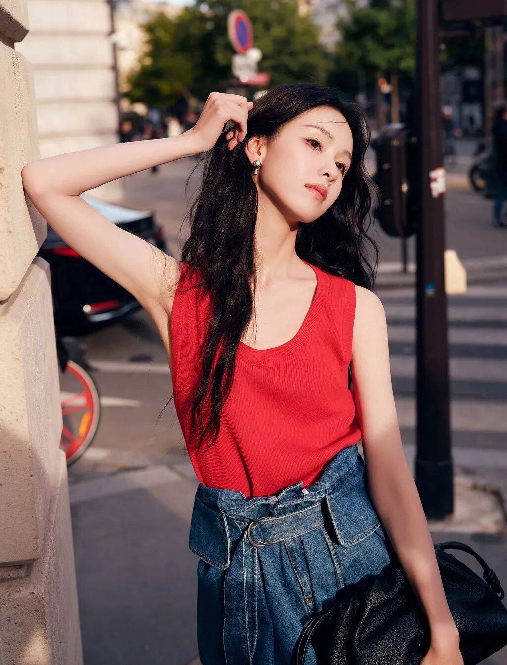 时装周上的女明星<strong></p>
<p>比特币最高价格是多少</strong>，秋冬氛围感一键封顶！