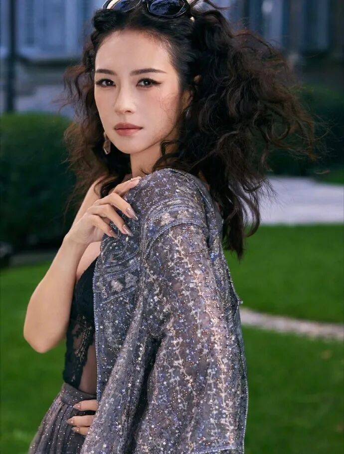 时装周上的女明星<strong></p>
<p>比特币最高价格是多少</strong>，秋冬氛围感一键封顶！