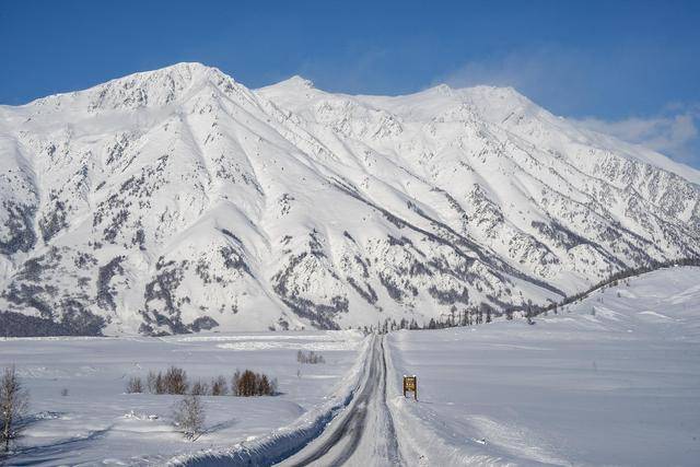 新疆喀纳斯景区遭遇降温降雪<strong></p>
<p>比特币量化交易机器人</strong>，道路仍处于管制状态