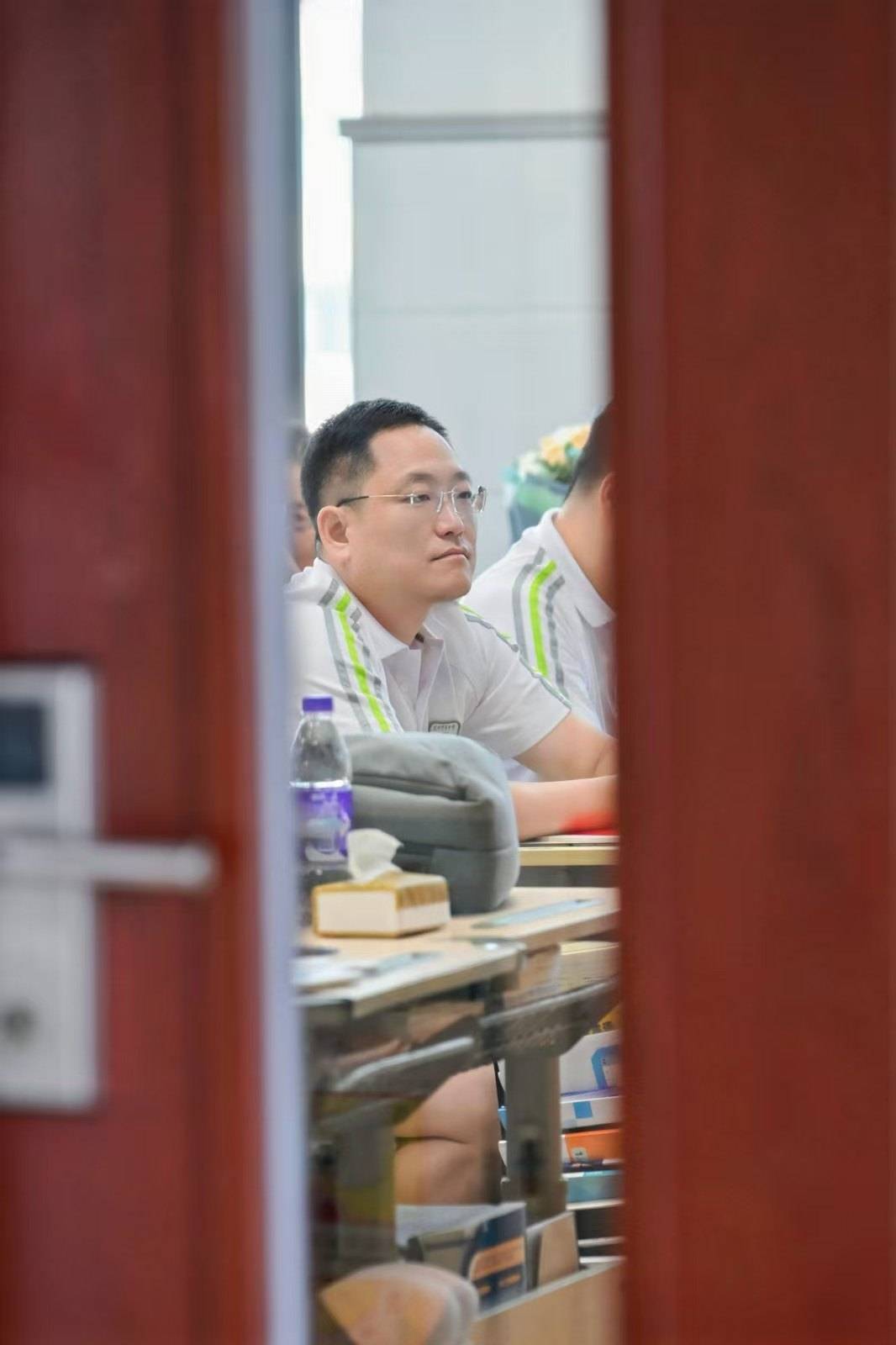 那个让老师骄傲的“调皮”班级！30年同学聚会<strong></p>
<p>比特币最新行情资讯</strong>，还伴有一封来自贵州的感谢信