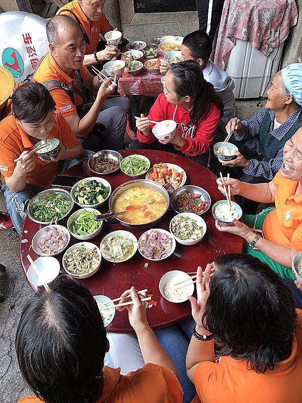 那个让老师骄傲的“调皮”班级！30年同学聚会<strong></p>
<p>比特币最新行情资讯</strong>，还伴有一封来自贵州的感谢信