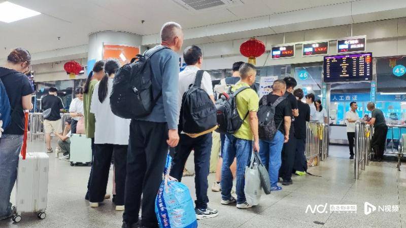 广州客运模式悄然转型：地铁口上车<strong></p>
<p>比特儿</strong>，“客运站+停靠点”结合