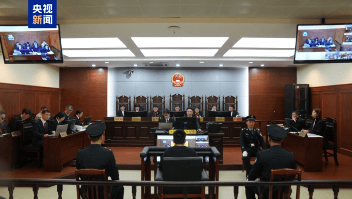 “司机泄愤撞死一家三口”<strong></p>
<p>比特儿交易所</strong>，逝者家属最新发声