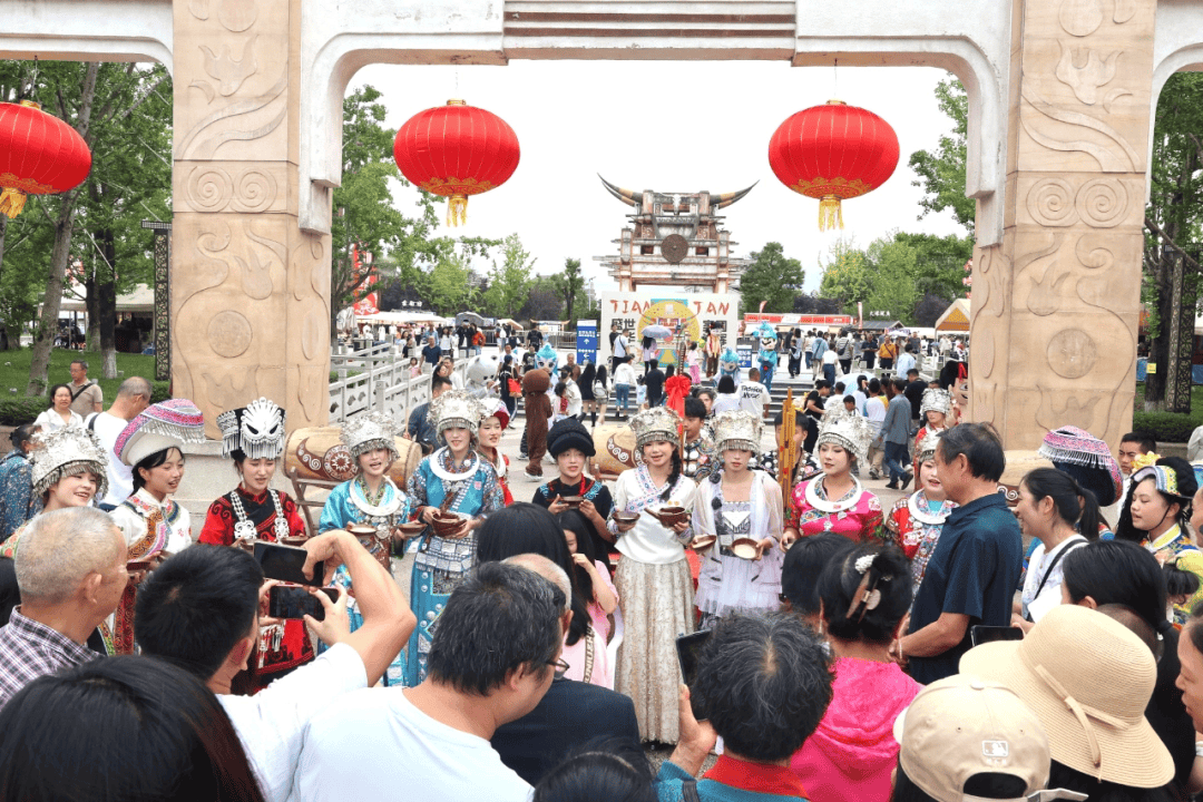 同比增长27%<strong></p>
<p>比特儿交易所</strong>！双节假期天河潭景区接待游客超21万人次