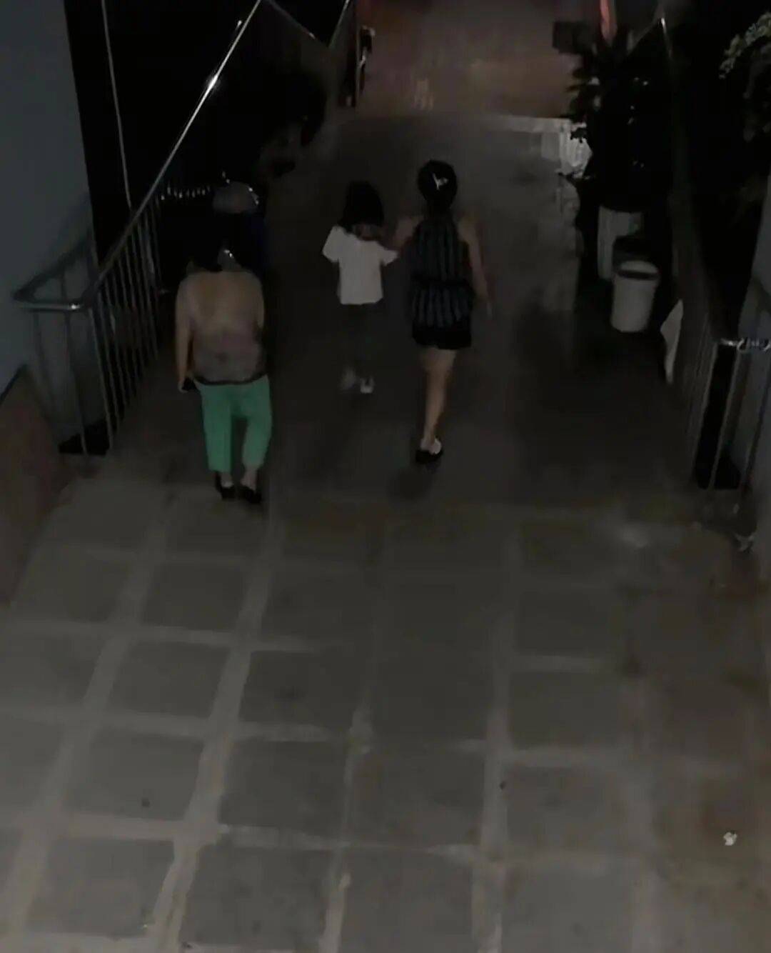 7岁女孩中秋节到同学家玩<strong></p>
<p>比特儿交易所</strong>，2天无人来接，警察上门发现，其单亲父亲已在家中离世……