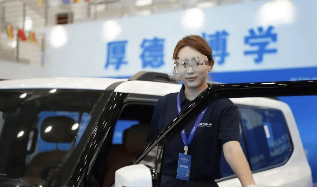 “中国两游客在马来西亚失踪”后续：男子手机定位仍在海底<strong></p>
<p>比特儿交易所</strong>，其姐姐加急办好护照即将赴事发地
