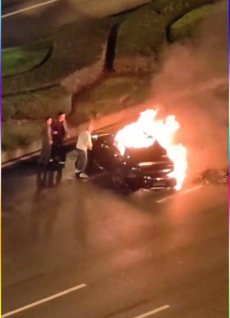 成都发生一起严重交通事故<strong></p>
<p>比特币儿</strong>，上游新闻实地探访：燃烧留下的印记仍在