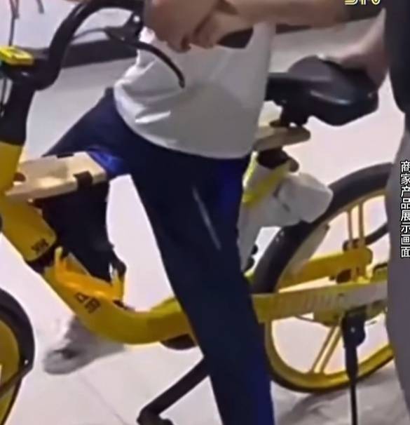 看着都疼<strong></p>
<p>比特儿海外</strong>！上海街头一男子突然求助：10岁女儿被死死卡住！这个行为太危险→