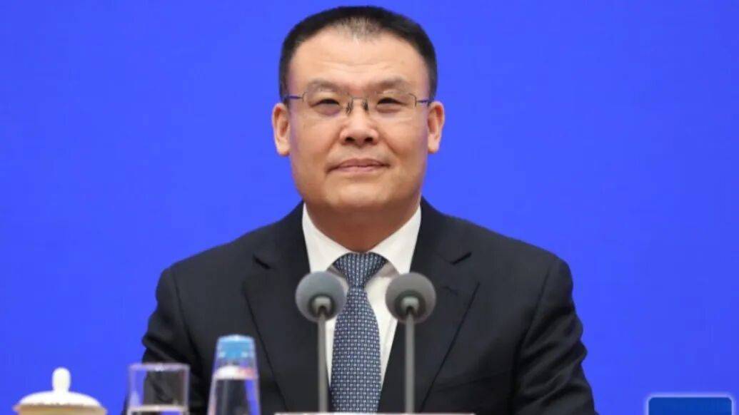 财政部副部长王东伟履新安徽省委常委<strong></p>
<p>比特儿海外</strong>，河南唐河人