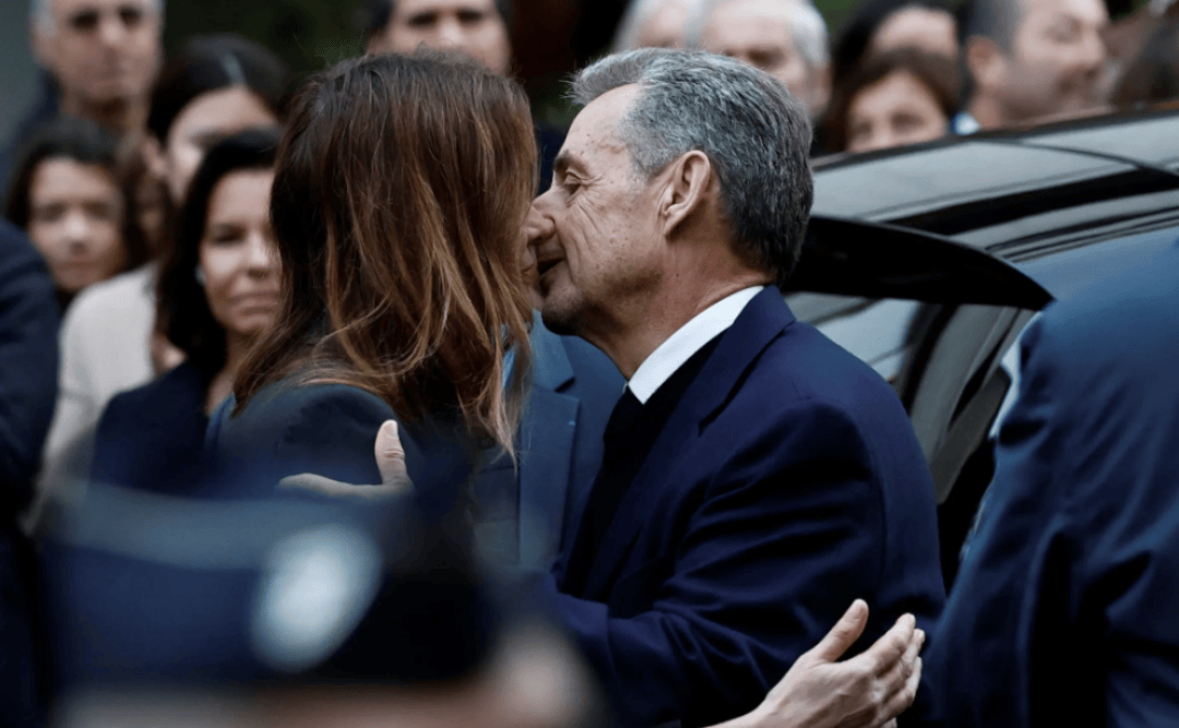 70岁法国前总统萨科齐的“坐牢style”:入狱前密会马克龙<strong></p>
<p>比特儿国际</strong>,入狱后开始写书