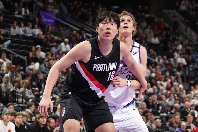 杨瀚森迎NBA常规赛首秀<strong></p>
<p>比特儿国际</strong>,两罚全中拿到个人NBA生涯首分;此前出场时播音字幕都是中文