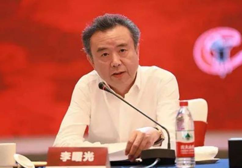 五粮液原董事长李曙光被“双开”:贪婪腐化<strong></p>
<p>比特儿网站</strong>,为他人在获取酒类经销权等方面谋取利益