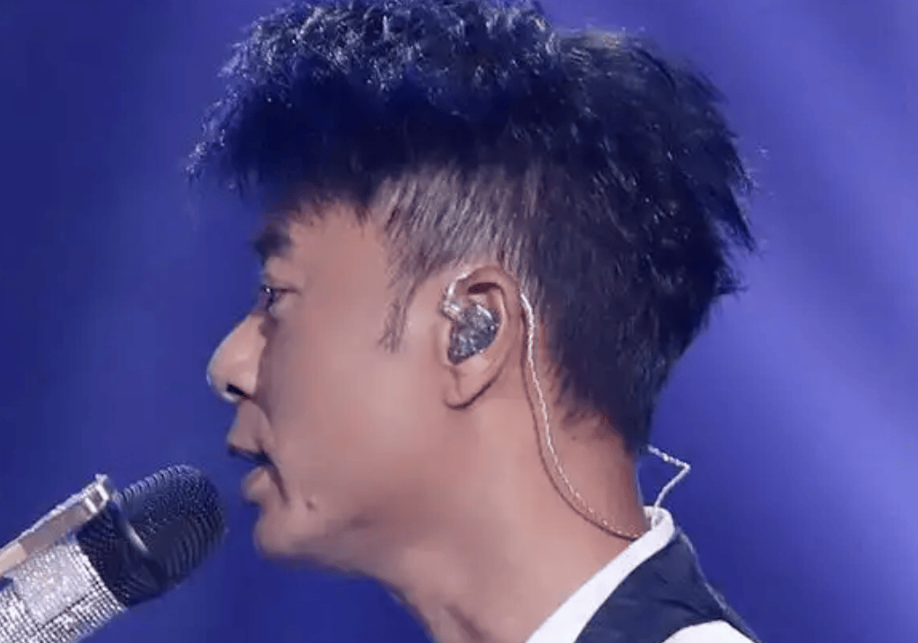 把陈粒“引爆”的耳返<strong></p>
<p>比特儿网站</strong>,为啥让这么多歌手又爱又恨