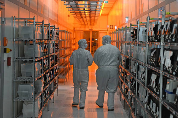 荷兰分析人士：安世半导体事件表明<strong></p>
<p>比特儿海外交易平台</strong>，欧洲夹在中美之间无能为力