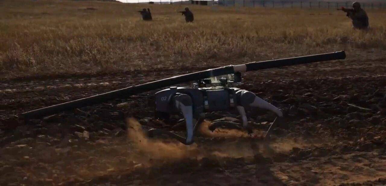 大场面！机器狗、无人机开路<strong></p>
<p>比特儿黑币</strong>，实兵对抗演练画面公布