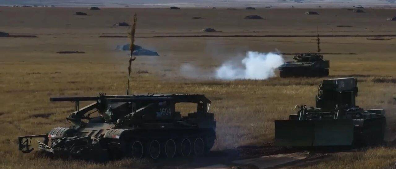 大场面！机器狗、无人机开路<strong></p>
<p>比特儿黑币</strong>，实兵对抗演练画面公布