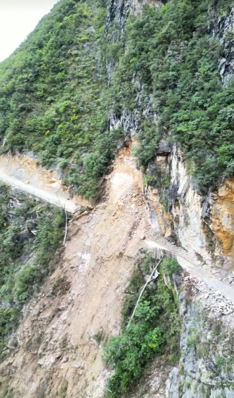 重庆网红“挂壁公路”垮塌<strong></p>
<p>比特儿账号</strong>，附近村民外出绕行已半月盼修复，当地：已完成排危，正在修