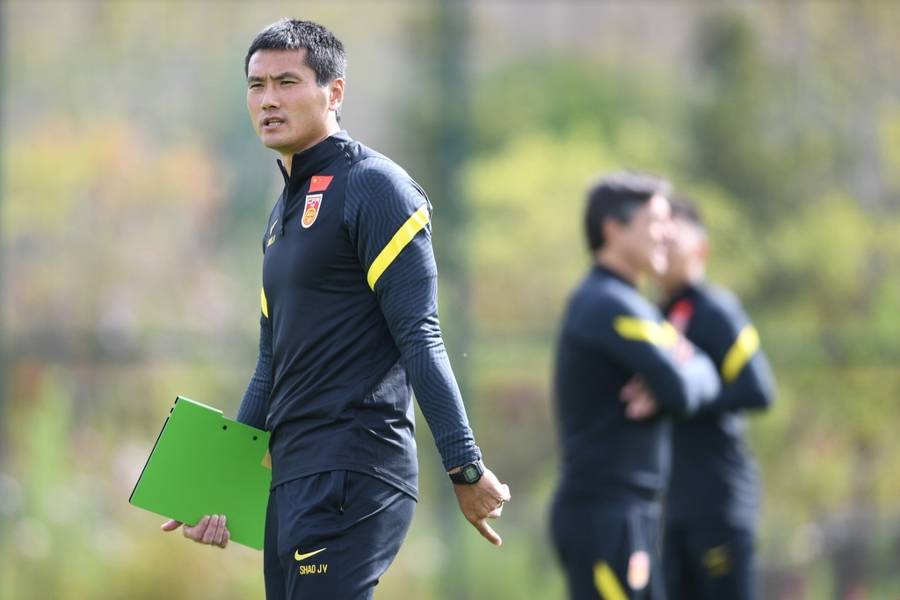 全球选聘四个月<strong></p>
<p>比特儿账号</strong>，招来只有一年执教经历的本土教练，国足新帅竟是邵佳一