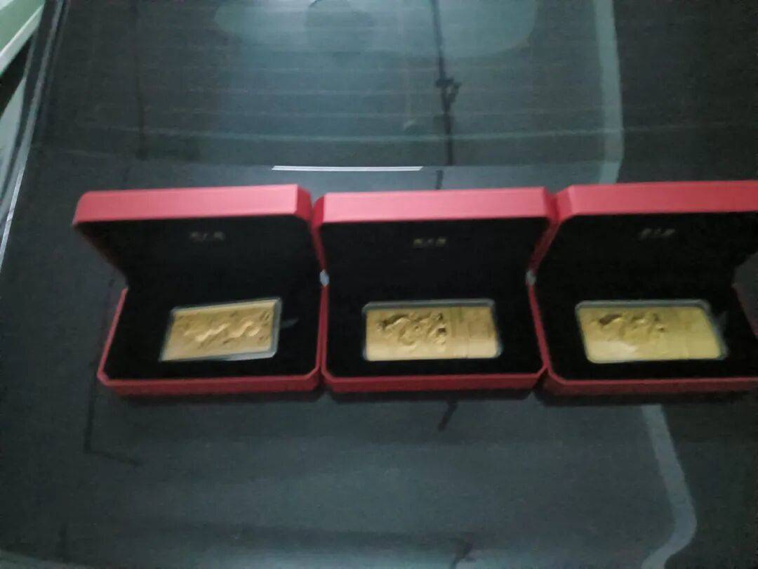 股市套现170万元后<strong></p>
<p>比特儿暂停</strong>，杭州男子豪购300克金条！老板当场报警……