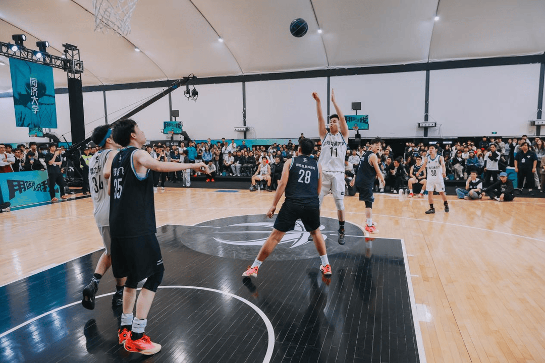 复旦、交大、同济等八大高校集结<strong></p>
<p>比特儿暂停</strong>，得物App“新生杯”篮球赛首战上海