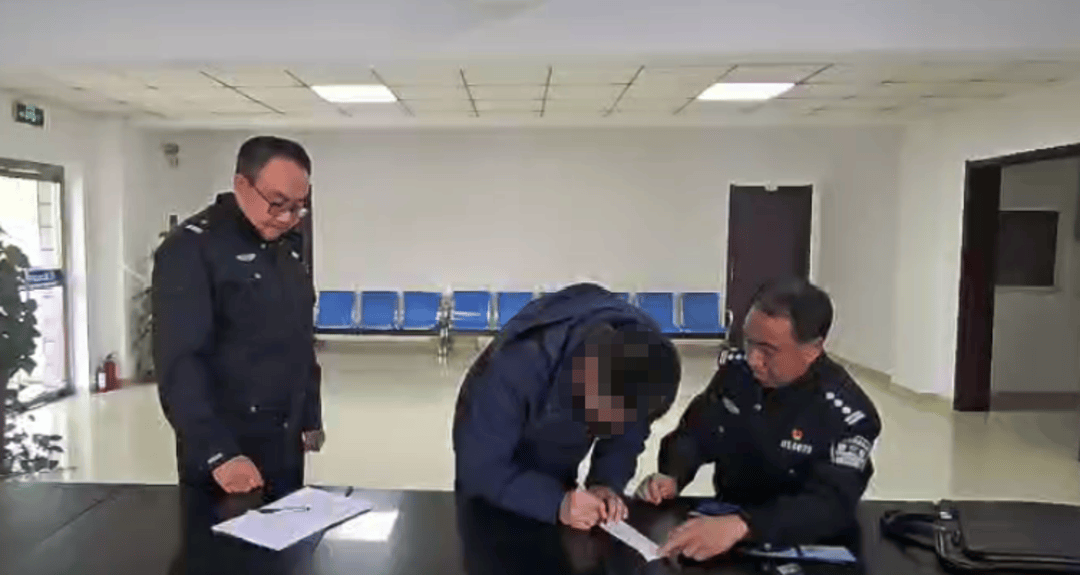 8人穿“警服”为婚礼开路？后续来了<strong></p>
<p>桔子虚拟币</strong>！